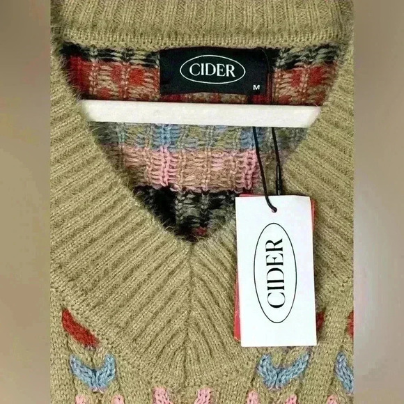 NWT Cider Sweater Arrow Striped Cozy Soft Fuzzy Boho V-Neck Pullover Size M - Picture 6 of 8